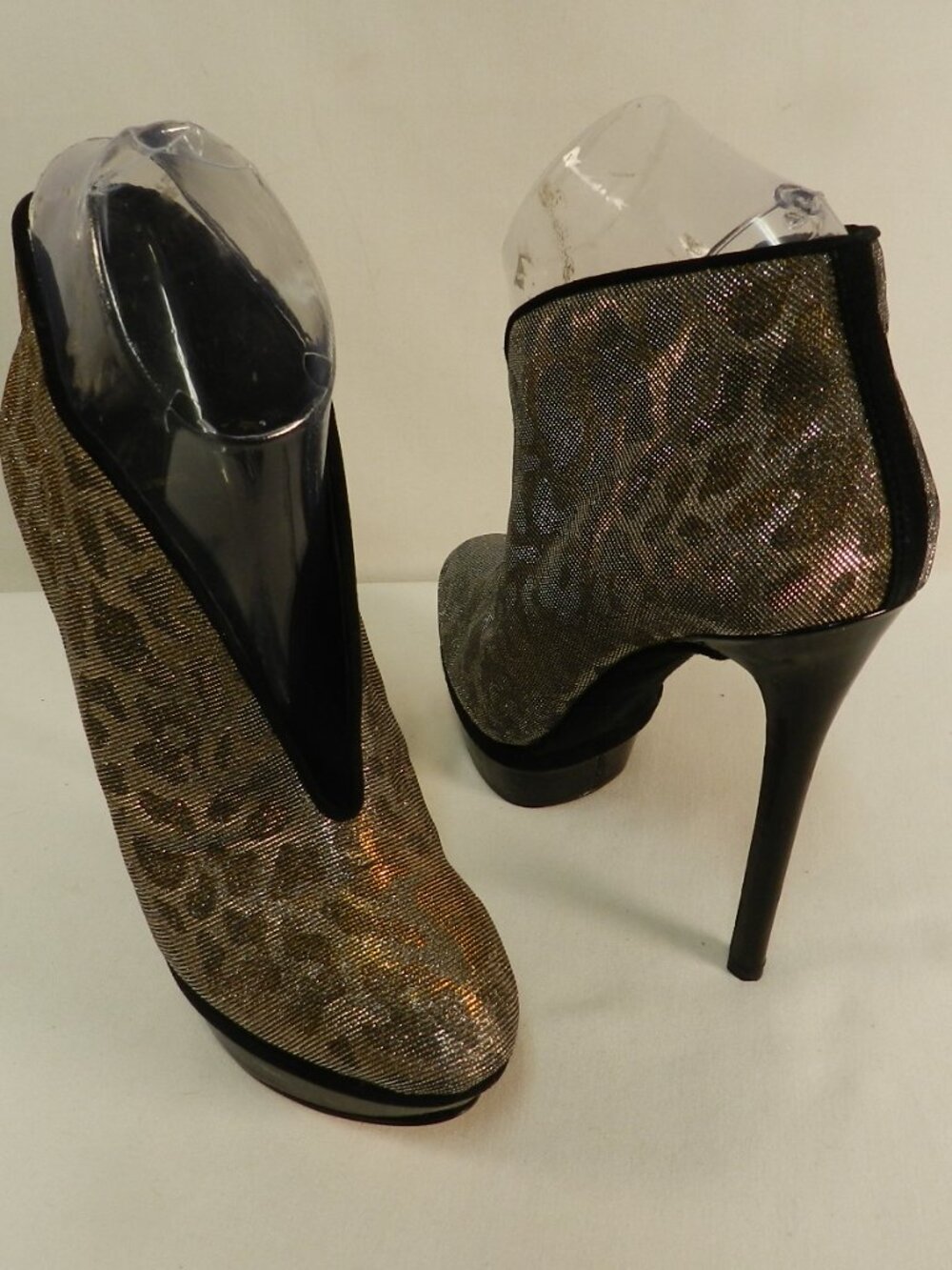 Brian Atwood Fortosa Leather Metallic stiletto heels pumps platform Size Sz 8.5